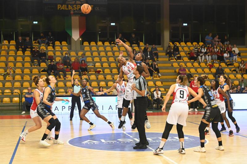 A LUCCA UNA PRESTAZIONE POCO CONVINCENTE Basket Team Crema